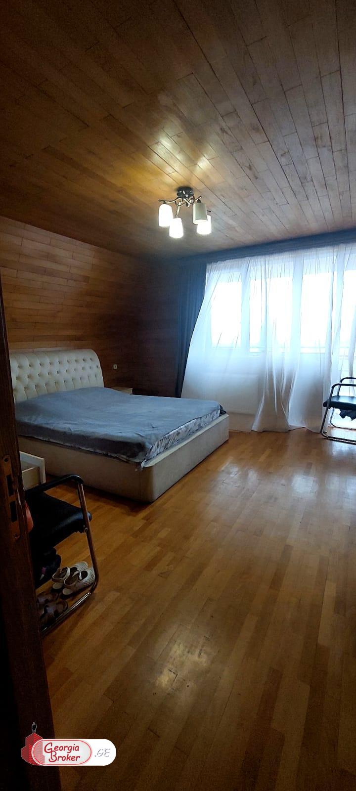 продается дом с новым ремонтом 10-комнат